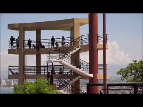 Puerto Vallarta Observatory of the Cross / Puerto Vallarta Mirador de La Cruz