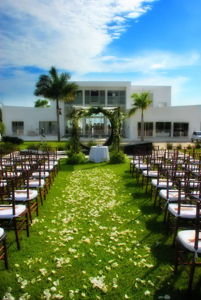 ROMANTIC DESTINATION WEDDING PUERTO VALLARTA