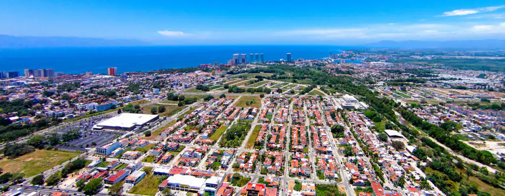 Fluvial Vallarta & Las Gaviotas Neighborhood